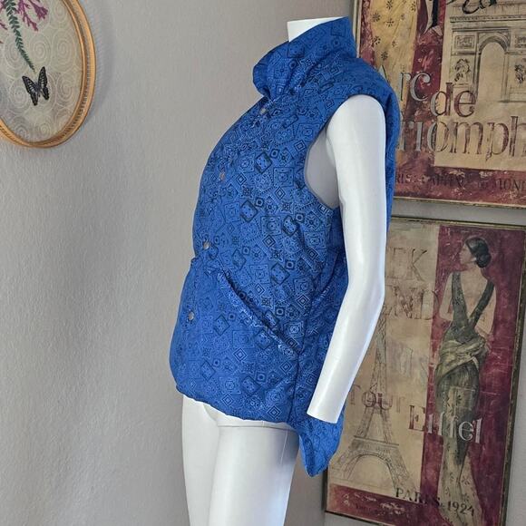 Vintage 70s/80s Blue Paisley Bandana Print Puffer Vest - Picture 4 of 8